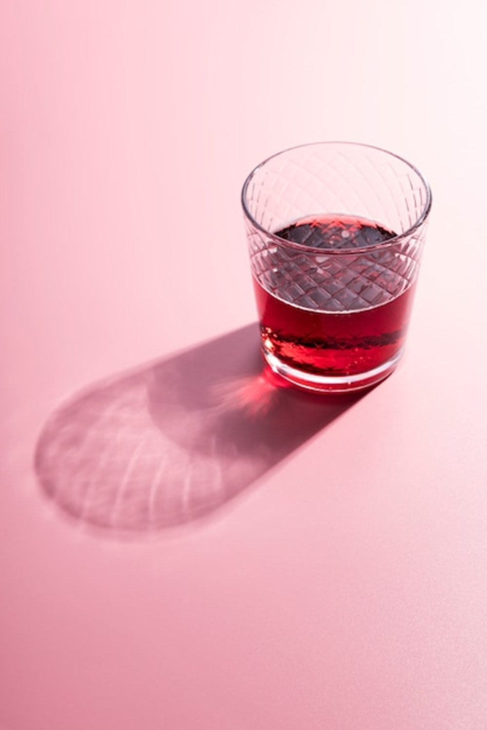 暗夜流光 帶陰影的高景酒精飲料雞尾酒